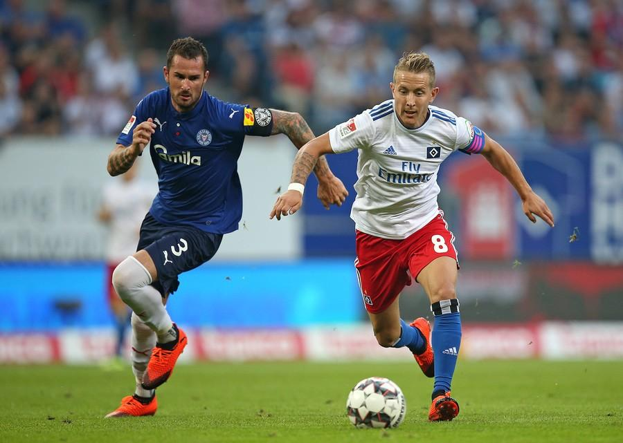 包含风云突变！尤文图斯今夜临场应变，德国杯版图或变，信心回归，球队文化再被提及的词条