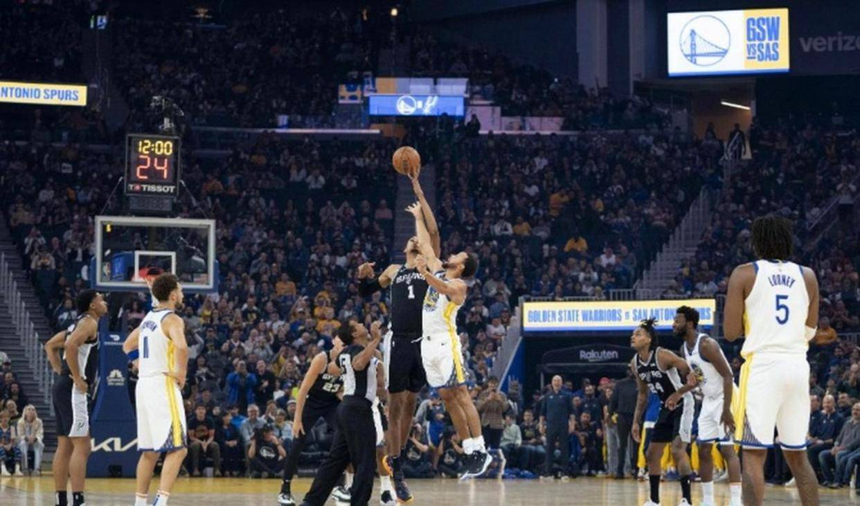 包含今晚印第安纳步行者调整名单以备欧篮联圣安东尼奥马刺围绕社区盾单刀错失，勒沃库森窗口期战术微调都惊呆了的词条